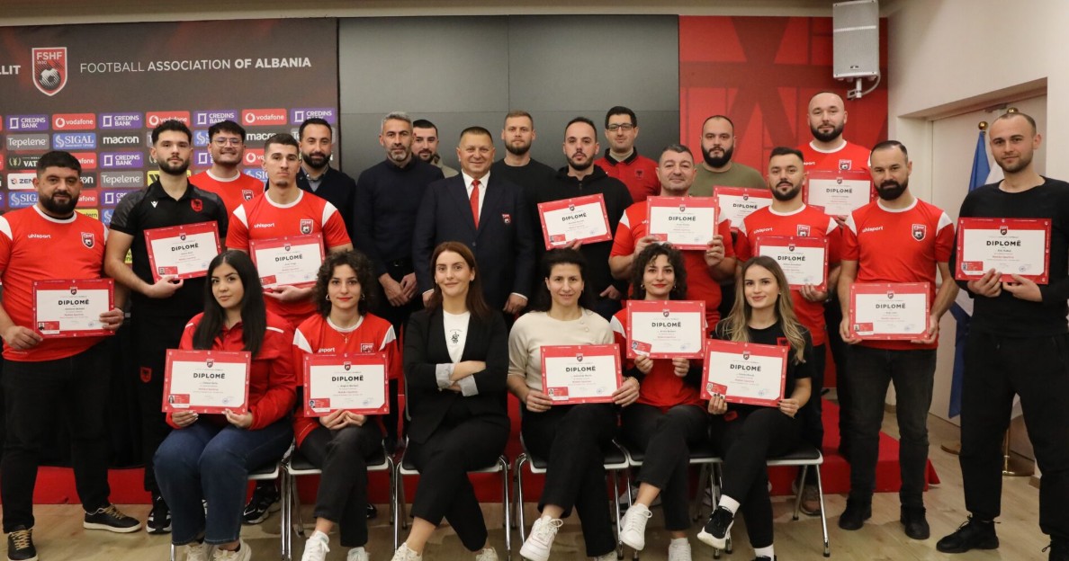 mbyllet-me-sukses-kursi-i-mjekesise-sportive-i-organizuar-nga-fshf,-diplomohen-19-kursante