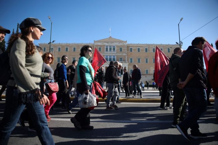 greqi/-protesta-kunder-pagave-te-uleta,-perpara-votimit-te-buxhetit-2026