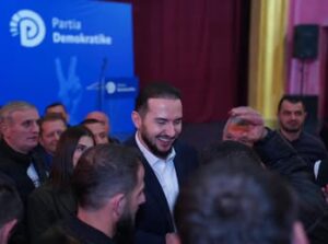 salianji-falenderon-demokratet-pas-takimit-ne-elbasan:-ftoj-cdo-opozitar-te-na-bashkohet-per-ta-bere-pd-serish-fituese