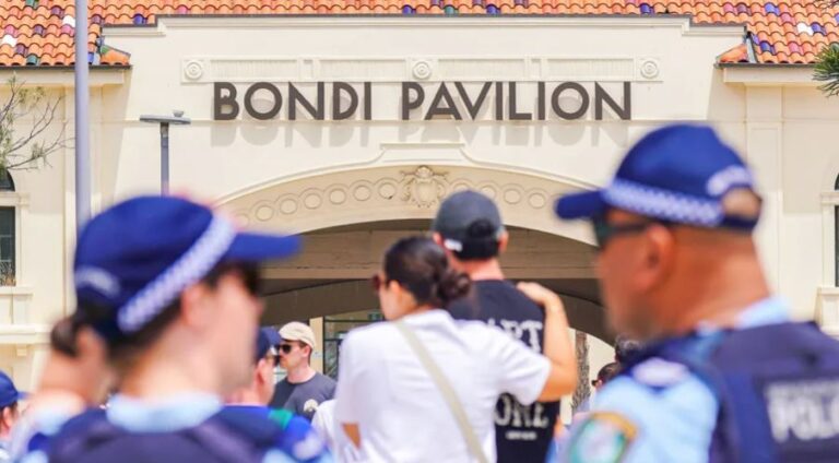 masakra-ne-australi/-autori-akuzohet-per-59-vepra-penale,-perfshire-15-akuza-per-vrasje