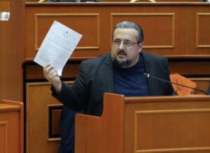 keshilli-bashkiak-i-tiranes-kerkese-spak-per-pjesemarrjen-e-veliajt-ne-mbledhjen-per-buxhetin,-teliti:-s’jemi-ne-dijeni!