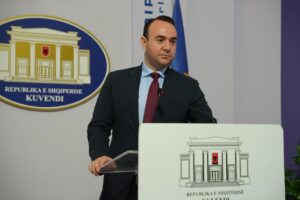 “infiltrimi-i-krimit-ne-majat-e-qeverise”/-balliu:-narkopushteti-po-ben-gjithcka-per-te-garantuar-paprekshmerine-e-belinda-ballukut.-me-22-dhjetor…