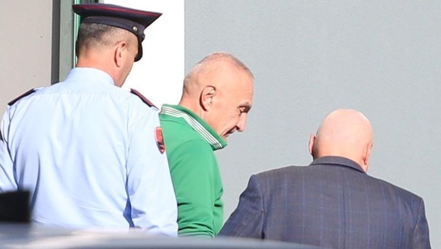 kerkoi-te-deshmoje/-“21-janari”,-ish-presidenti-meta-neser-ne-spak