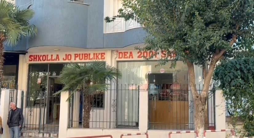 sarande,-sherr-me-thika-ne-shkolle/-u-grinden-ne-oborr,-13-vjecari-plagos-ne-qafe-15-vjecarin