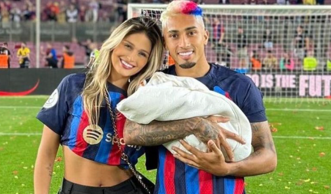 “raphinha-luan-basketboll?”,-partnerja-e-sulmuesit-shfryn-pas-ceremonise-se-fifa-s