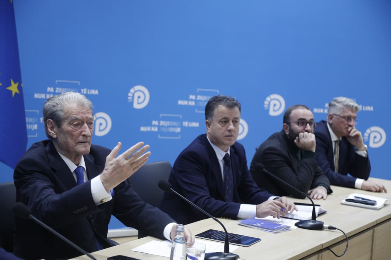 “nuk-e-parandalonim-dot-farsen-zgjedhore”,-berisha:-kemi-mbrojtur-voten-ne-11-maj-si-ne-vitin-2001