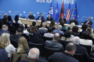 “daniel-shima-u-rrembye-ne-mes-te-bulevardit,-me-te-njejten-skeme-si-gerond-mece”,-berisha-flet-per-abuzimet-me-tenderat-te-akshi:-sipermarrja-familjare-e-kryeministrit