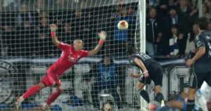 (video)-real-madrid-kalon-mes-“fantazmash”:-lunin-fluturon-dhe-heq-golin-e-mundshem-te-barazimit-ne-fund!