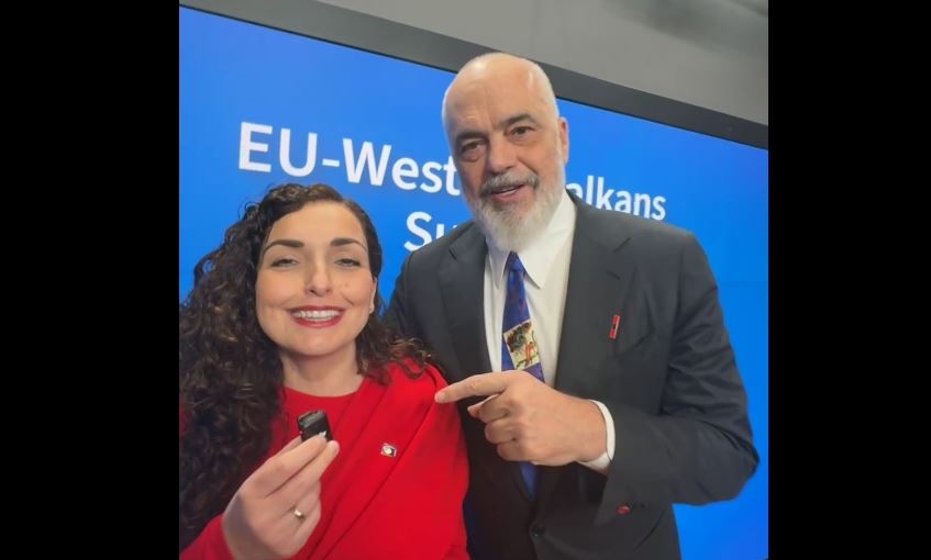 osmani:-be-heq-masat-ndaj-kosoves/-presidentja-e-kosoves-dhe-kryeministri-i-shqiperise-japin-lajmin-nga-brukseli