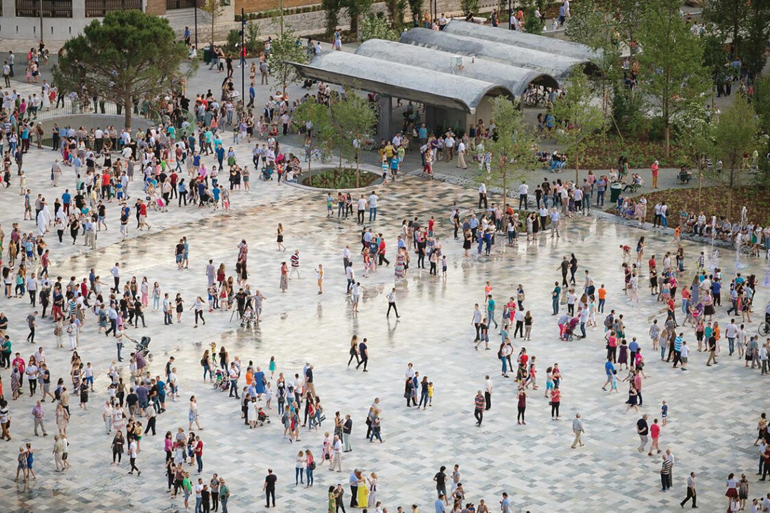 eurostat-publikon-shifrat-per-2025:-popullsia-e-shqiperise-ra-me-ritmet-me-te-larta-ne-rajon.-shkak-emigracioni-dhe-ulja-e-lindshmerise