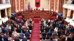 endrit-shabani-betohet-si-avokati-i-popullit/-sot-seanca-e-fundit-e-sesionit-parlamentar