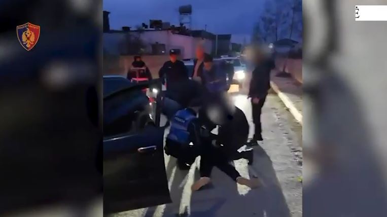 i-shtrire-ne-toke,-me-pranga-ne-duar/-tentoi-te-vriste-mariglen-jaten-tre-jave-me-pare,-arrestohet-36-vjecari-ne-tirane,-e-pesojne-dhe-bashkepunetoret