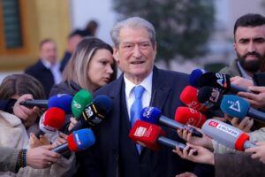 berisha:-rama-ka-vendosur-mbreme-te-mbaje-linden-dhe-te-leshoje-belinden!