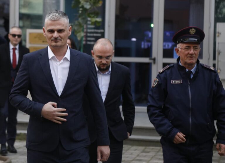 video/-apeli-i-posacem-rrezon-2-vartesit-e-ballukut,-gentian-gjyli-dhe-erald-elezi-do-qendrojne-ne-arrest-shtepie