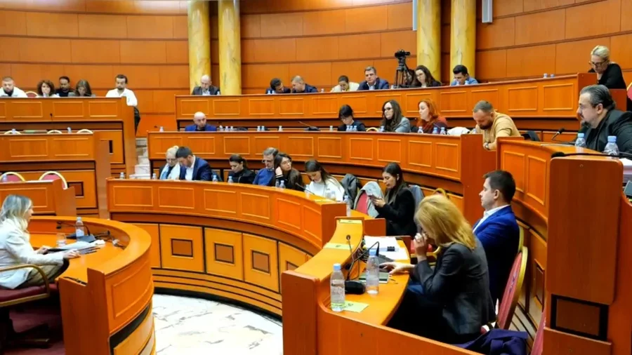 miratohet-buxheti-i-tiranes/-me-votat-e-ps-ne-keshillin-bashkiak,-39-miliarde-leke-ne-2026