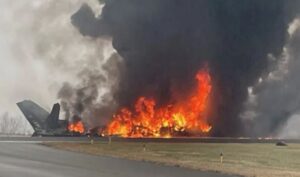 aksident-ajror-ne-shba,-avioni-perlaset-ne-piste,-raportohet-per-disa-viktima