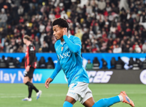 video/-napoli-“fluturon”-ne-finalen-e-superkupes-se-italise,-milan-bie-ne-riad