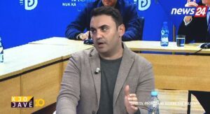 kellici-zbulon-panoramen-e-protestes-kombetare-te-pd:-pamjet-e-parlamentit-sot-te-zhvendosen-para-kryeministrise!