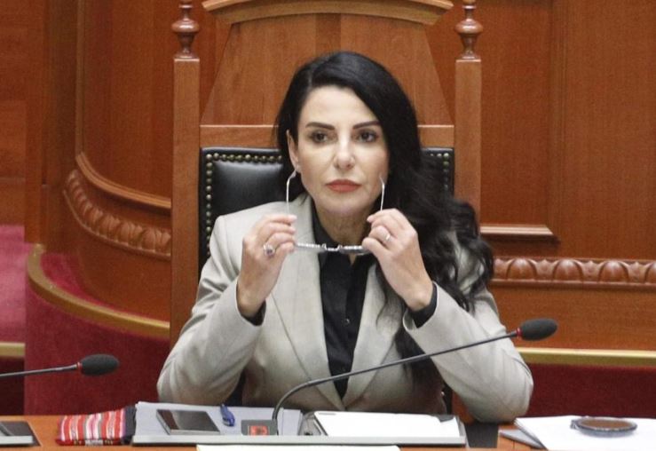 tensionet-ne-kuvend!-media-britanike,-the-telegraph:-belinda-balluku-po-mban-postin-pavaresisht-urdher-arrestit-ndaj-saj