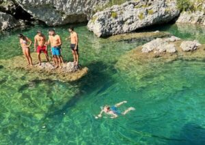 the-guardian:-shqiperia-mes-vendeve-te-preferuara-evropiane-per-britaniket