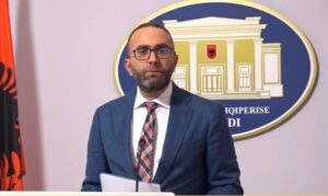 ps-kerkon-perjashtimin-e-deputeteve-te-pd-nga-kuvendi,-ironizon-bardhi:-na-quajne-grupazh,-por-gjykata-e-ka-treguar-se-grup-i-strukturuar-kriminal-eshte-qeveria-‘rama’