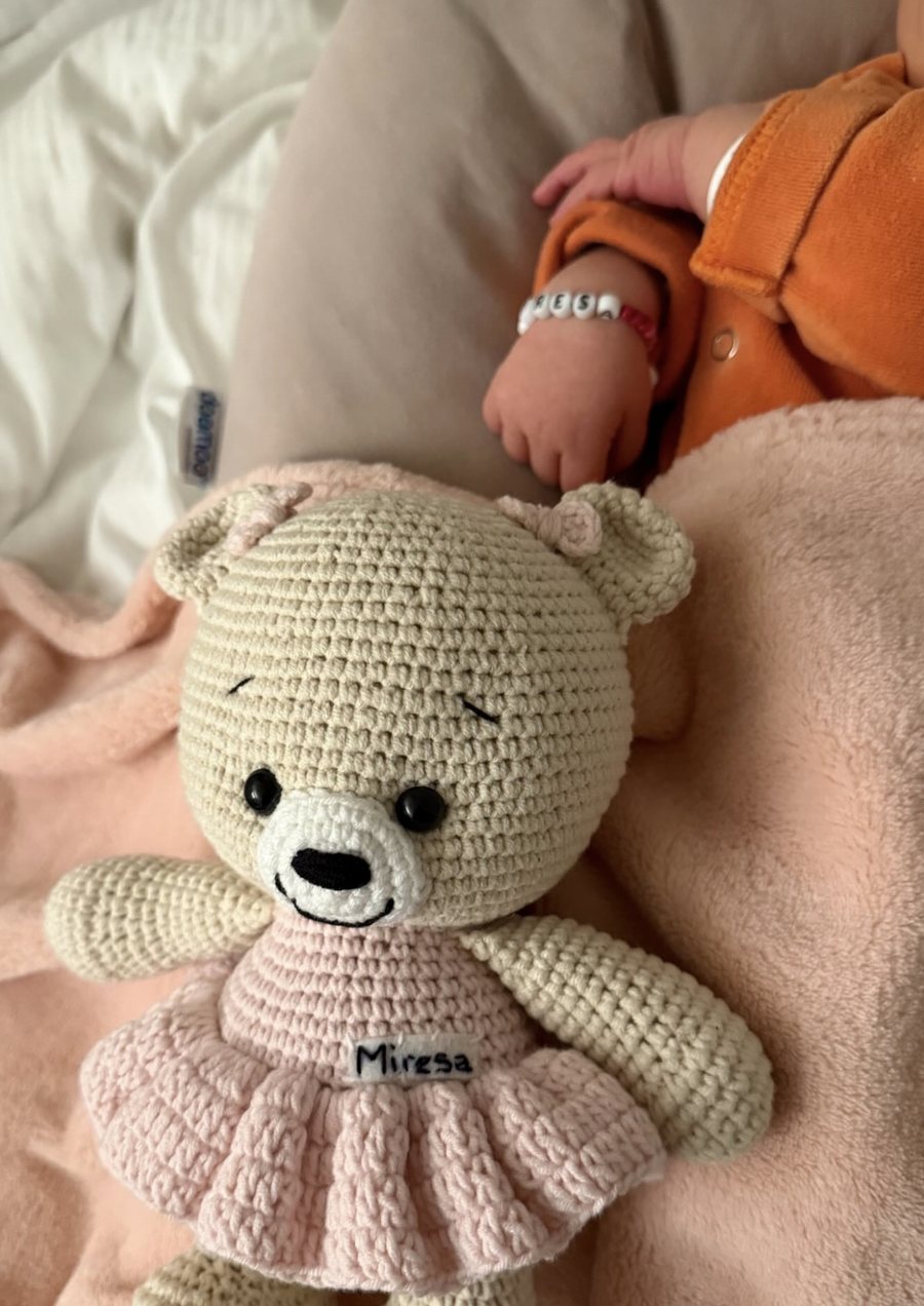 futbollisti-mirlind-daku-dhe-ish-banorja-e-bbvk-behen-prinder-per-here-te-pare