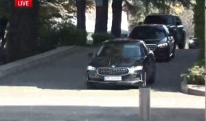 lajmi-i-fundit/-rama-largohet-nga-kryeministria,-balluku-“ngujohet”-ne-zyre