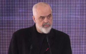 “bene-cmos-ta-shtynin-dhe-sabotonin-projektin.-duhet-te-vishen-me-ferexhe-ata…”,-rama-mesazh-te-prere-drejtuesve-te-policise:-e-pamundur-qe-makinat-e-policise-te-perdoren-per-gjera-personale!