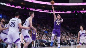 lakers-“frikesojne”-me-doncic/-basketbollisti-slloven-ben-ndeshjen-e-“jetes”-kunder-utah