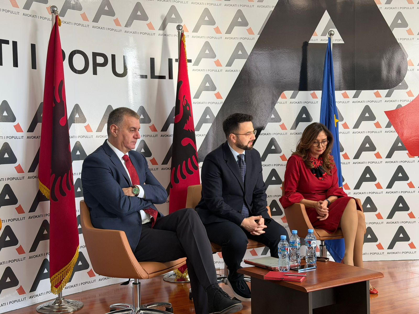 endrit-shabani-merr-zyrtarisht-detyren-si-avokat-i-popullit,-prezantohet-ne-krye-te-institucionit