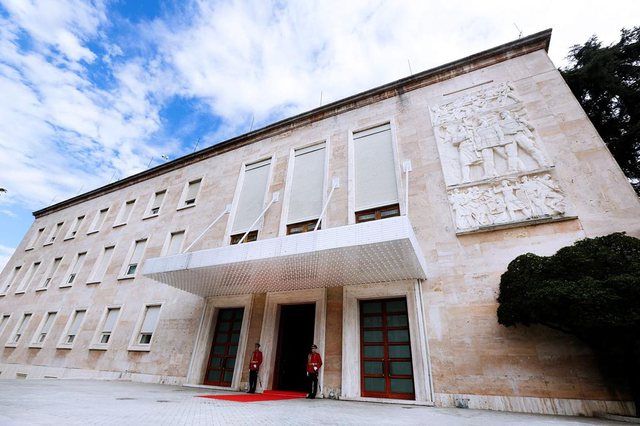 ndryshime-ne-qeveri,-emerohet-zv/ministri-i-ri-i-mbrojtjes-(emri)