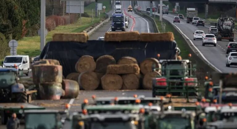 qeveria-franceze-ben-thirrje-per-pezullim-te-protestave-te-fermereve-ne-krishtlindje