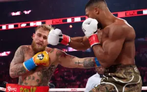 anthony-joshua-permbush-misionin,-fiton-me-ko-ne-raundin-e-gjashte-ndaj-jake-paul