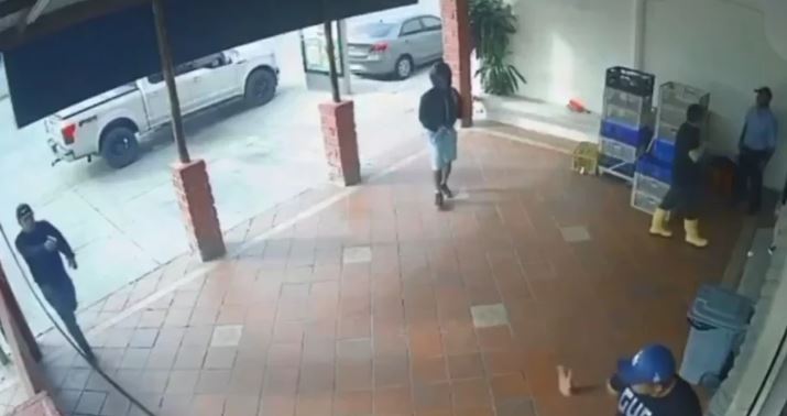 video/-publikohen-pamjet-e-ekzekutimit-te-futbollistit-33-vjecar-ne-ekuador.-mbeten-te-panjohura-shkaqet-dhe-autoret-e-krimit