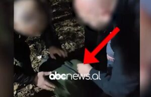 po-transportonte-me-valixhe-nje-kallashnikov-me-municion/-tirane,-pranga-24-vjecarit