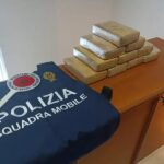 itali,-megaoperacion-policor,-arrestohen-384-persona.-sekuestrohen-1400-kg-droge-ne-dyqanet-e-kanabisit,-ne-akuze-pronare-dhe-menaxhere