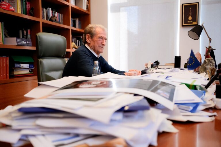 “rama-po-pengon-drejtesine-per-lubi-ballukun”,-berisha:-po-mbron-veten,-u-be-kryeminister-me-200-milione-euro-ne-kontot-bankare-offshore