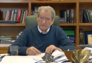 “bota-pa-se-akuza-tona-ishin-te-verteta”,-berisha-sulmon-mogherinin:-afera-e-saj-ne-bruksel-1/5-e-atyre-me-ramen