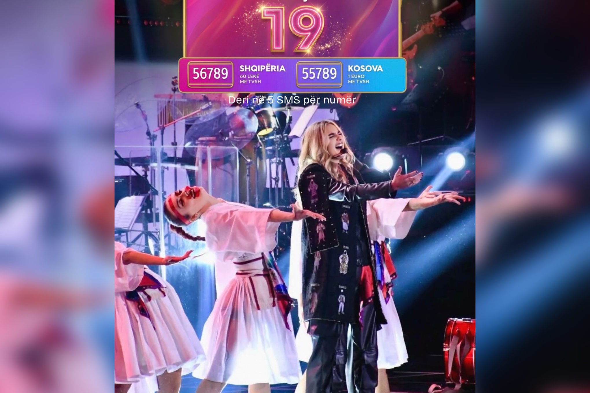 “pa-kufij”!-luna-causholli-ngjitet-ne-skenen-e-festivalit-te-64-ne-rtsh,-kenga-me-mesazh-te-forte-“rremben”-zemrat-e-publikut