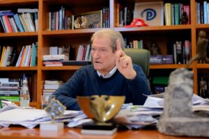 “nese-balluku-ka-300-apartamente,-rama-ka-minimumi-gjysmen”,-berisha:-qytetaret-te-ngrihen-per-te-rrezuar-qeverine-”organizate-kriminale”