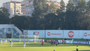 video/-barazim-qe-nuk-kenaq-askend,-tirana-dhe-vllaznia-ndajne-piket