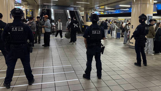 video/-sulm-i-dhunshem-ne-taipei,-i-riu-vret-3-persona-dhe-plagos-9-te-tjere-ne-kryeqytetin-e-tajvanit