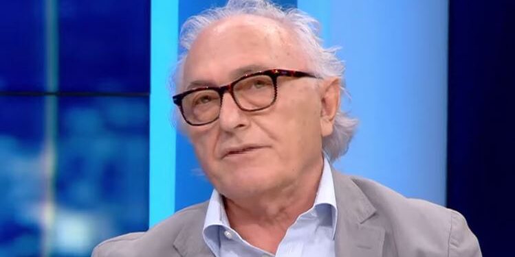 nje-ironi-e-vertete-me-16-000-faqe-ne-usb