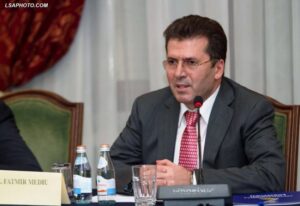 mediu-kunder-projektit-“smart-city”:-vendosja-e-kamerave-ne-te-gjithe-vendin-rrezik-per-privatesine-si-dhe-cenon-sigurine-kombetare