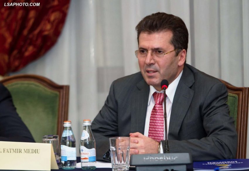 mediu-kunder-projektit-“smart-city”:-vendosja-e-kamerave-ne-te-gjithe-vendin-rrezik-per-privatesine-si-dhe-cenon-sigurine-kombetare