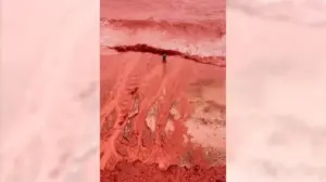 ishulli-hormuz-shnderrohet-ne-xhevahir-te-kuq/-iran,-reshjet-e-shiut-transformojne-vijen-bredetare