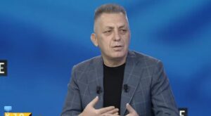 “do-te-degjojme-lemerira”!-cfare-paralajmeron-gazetari?-familjaret-e-ballukut-kane-bere-transaksione,-14-supermarkete…