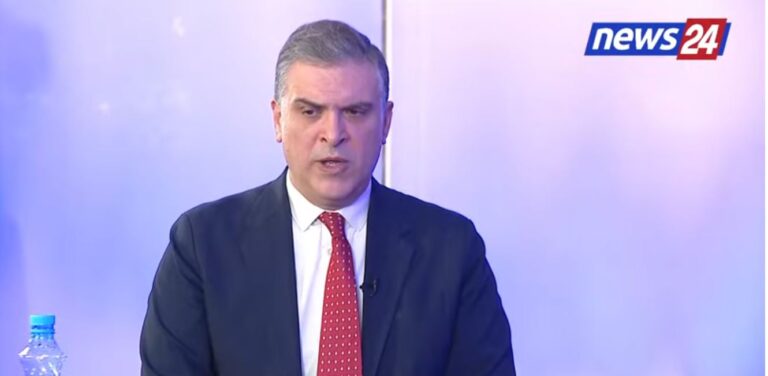 protesta-e-lapajt/-tedi-blushi-skeptik:-vleresoj-kedo-qe-ngre-zerin-kunder-regjimit,-por-e-veshtire-te-besoj-ne-sinqeritetin-e-aksionit-te-tij