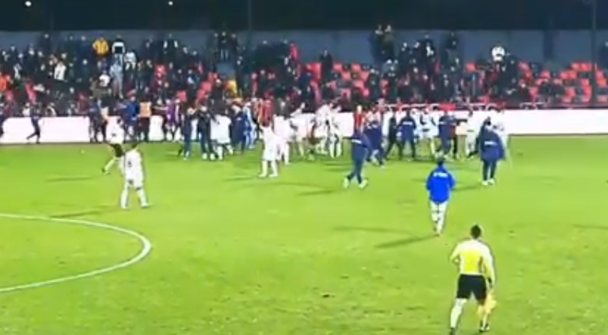 dhuna-ne-vlore,-distancohet-flamurtari:-keto-veprime-nuk-perfaqesojne-vlerat-e-klubit,-gati-te-bashkepunojme-me-policine