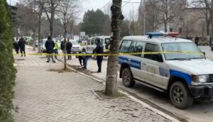 video/-sherr-mes-disa-personave-ne-kukes,-dy-plagosur-me-arme-zjarri,-ne-kerkim-dy-vellezer